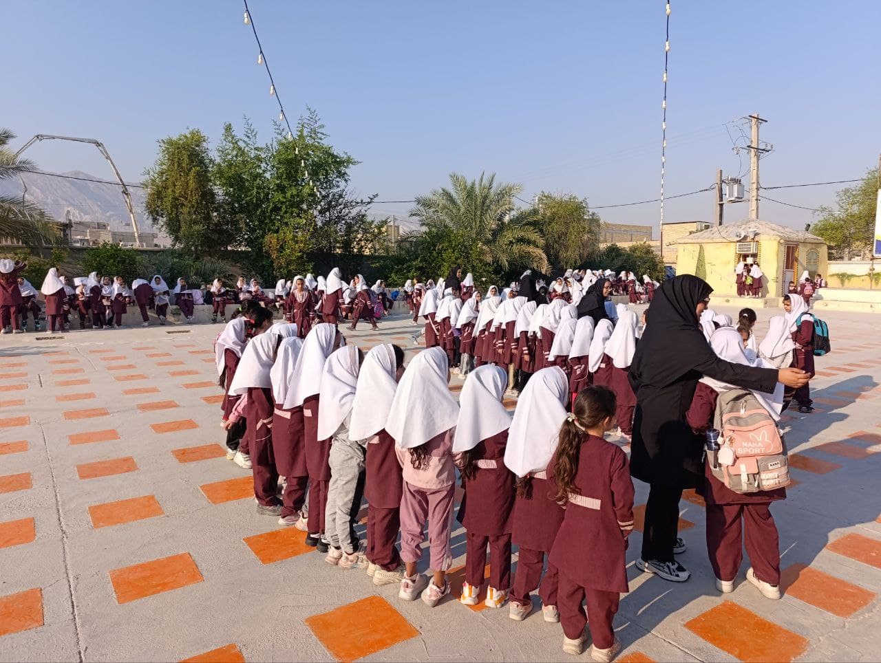 پیش دبستانی ودبستان دخترانه غیردولتی فرزانگان لامرد